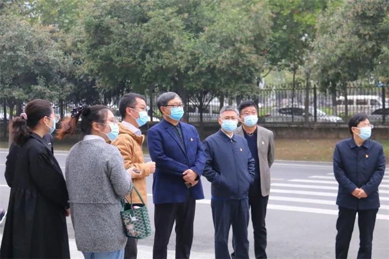 郑州市委党史学习教育第六巡回指导组到郑州AG旗舰厅参观调研